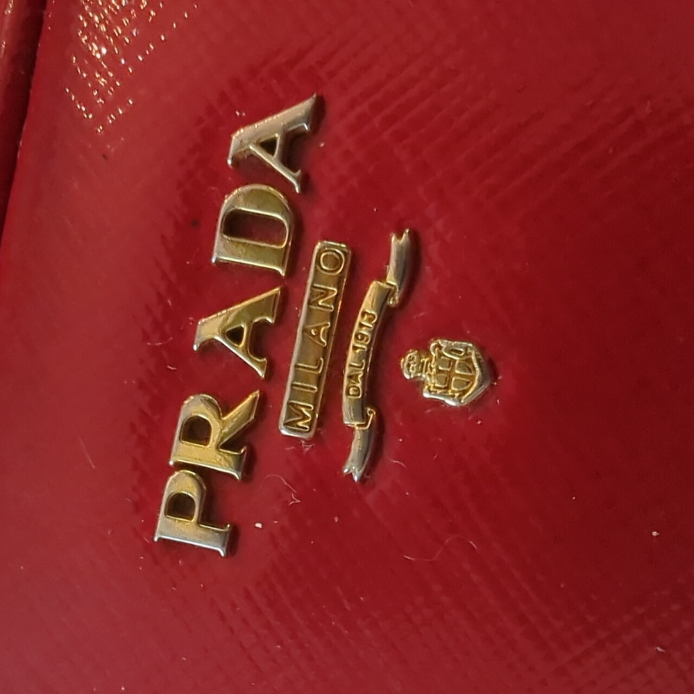 💋 AUTHENTIC PRADA POUCH💋